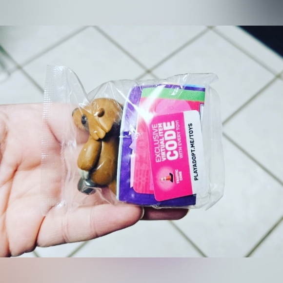 2023 Adopt Me! Mystery Pets Series Common Ground Sloth - Picture 2 of 3